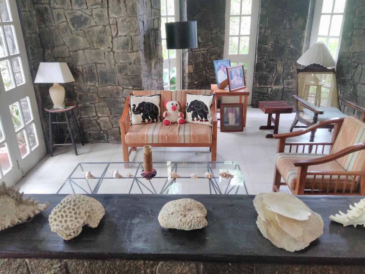 The Rock House Apartment คาตุนายากา ภายนอก รูปภาพ